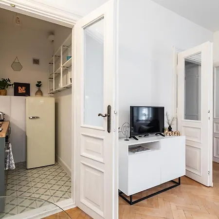 Superapart Krucza 47a * 华沙